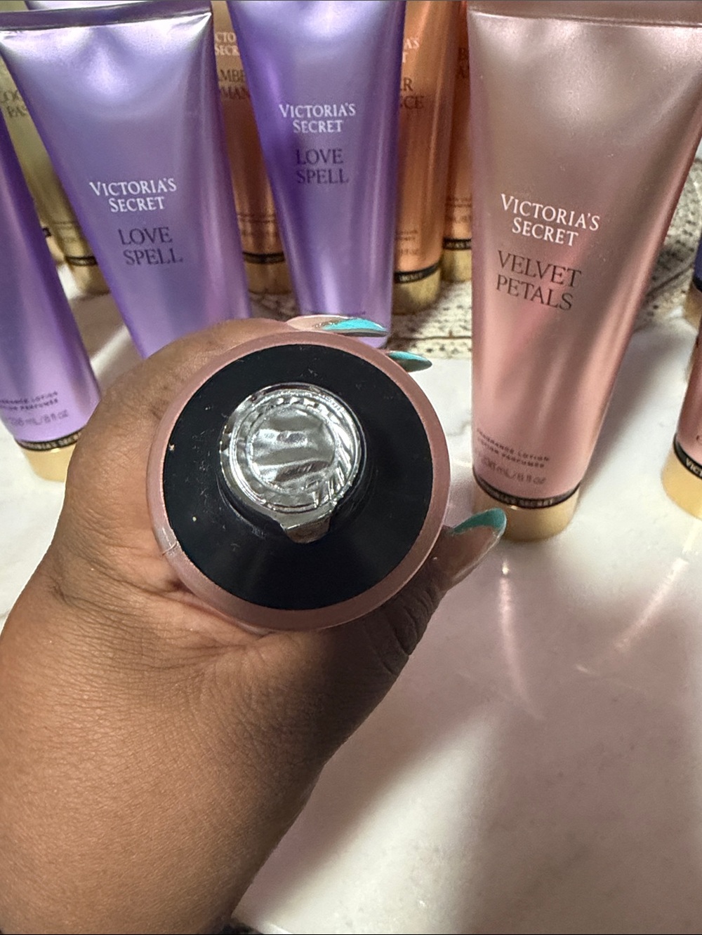 Victoria's Secret Velvet Petals Fragrance Lotion - Rose Metallic - Picture 3 of 3